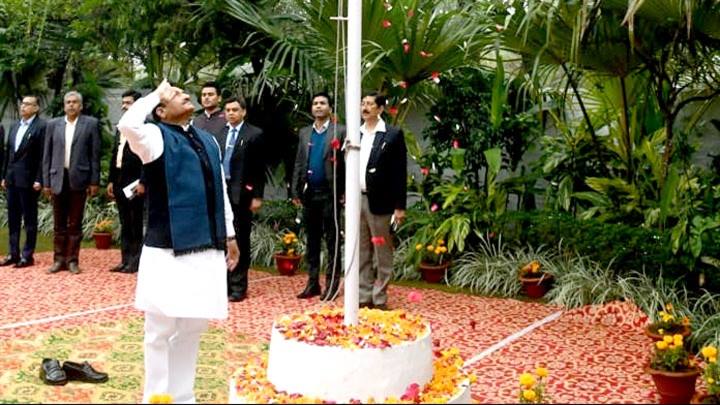 नगरीय विकास मंत्री श्री सिंह ने किया झण्डा वंदन